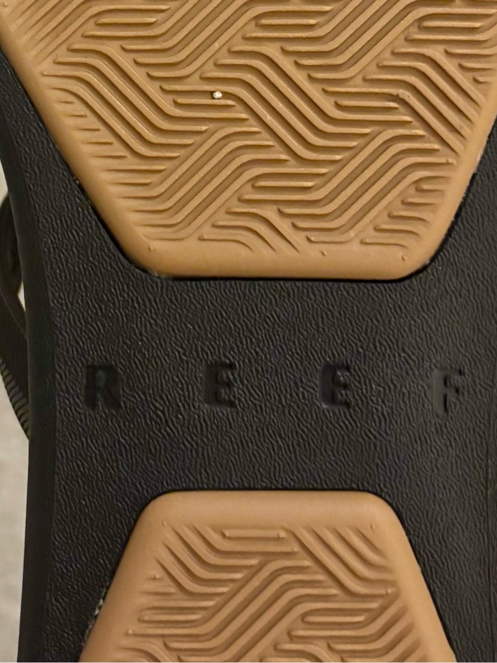 New Women’s Reef Black Strappy Slide Sandals Size 7 - Picture 5 of 5